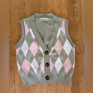 Haute Monde argyle preppy crop sweater vest